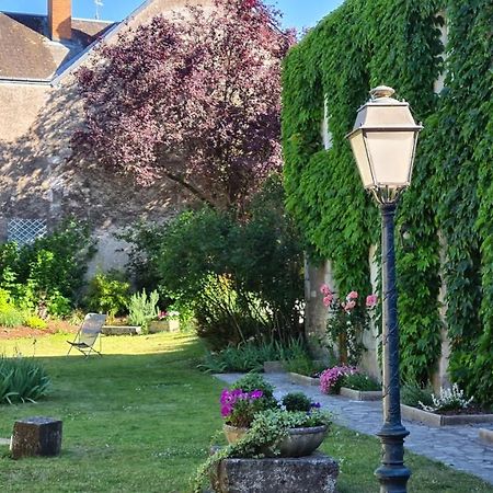 Le Beaugency Hotel Екстериор снимка