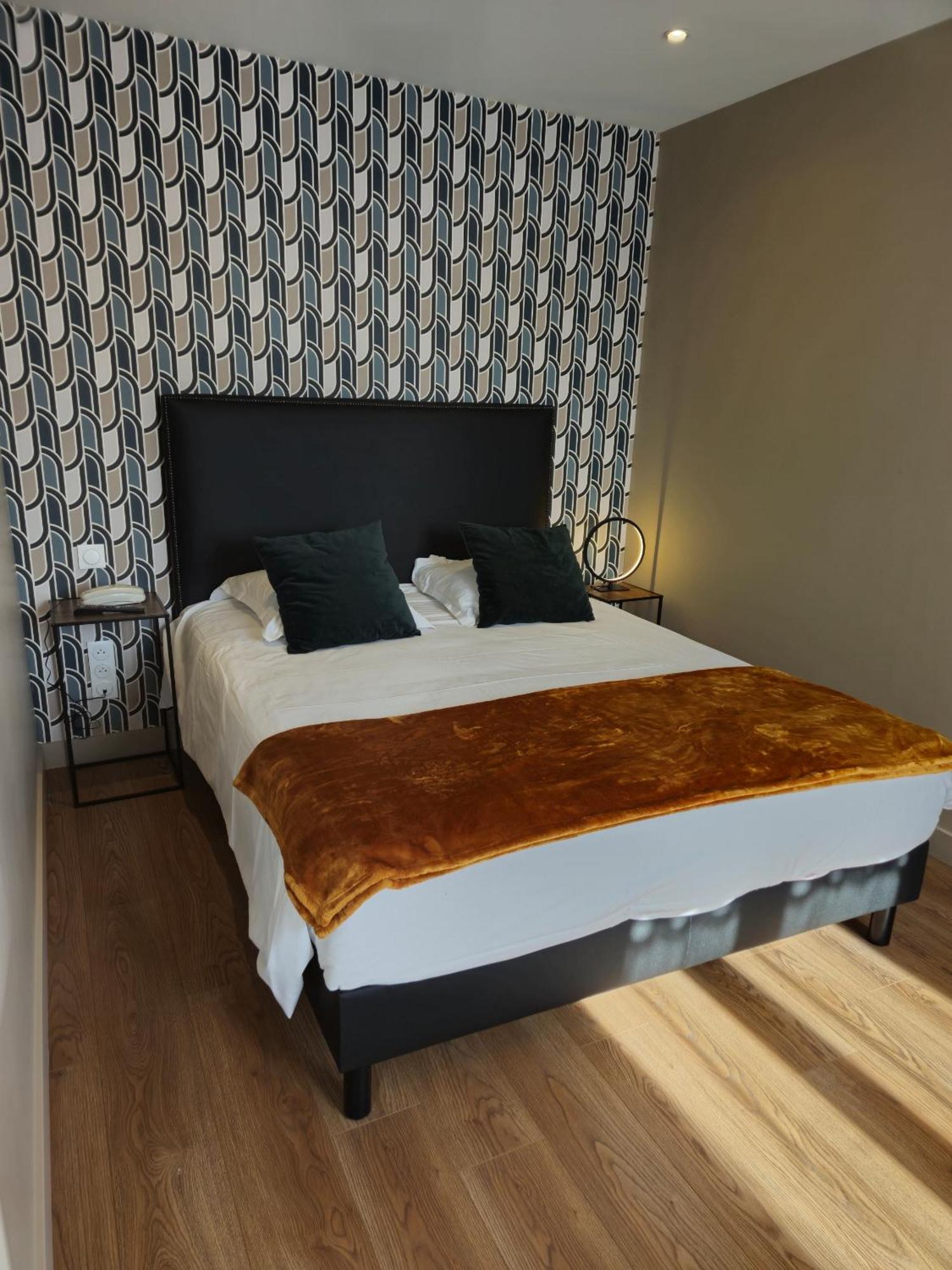 Le Beaugency Hotel Екстериор снимка