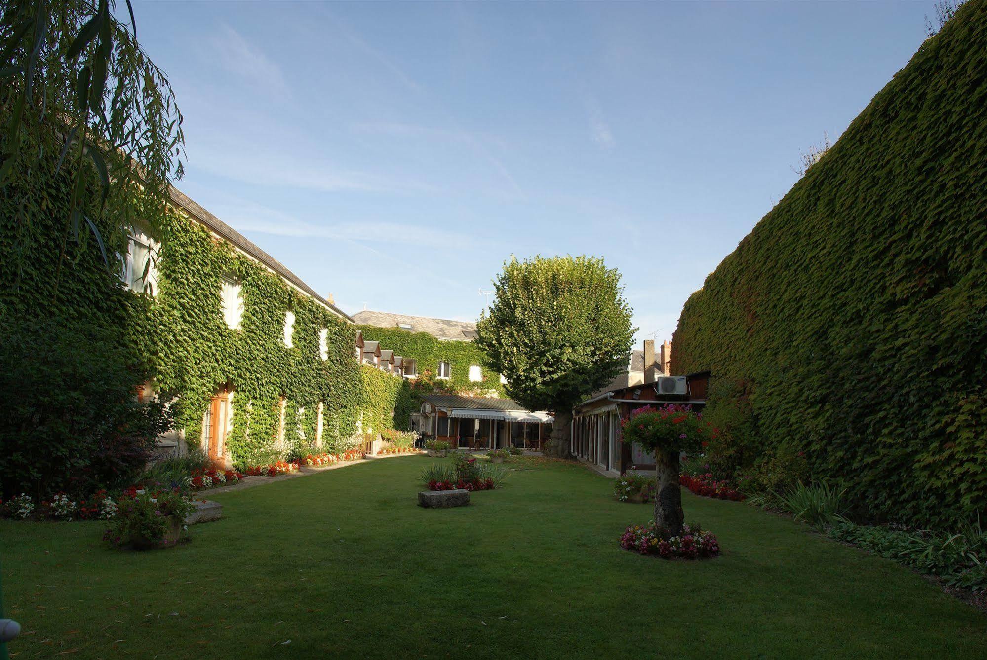Le Beaugency Hotel Екстериор снимка