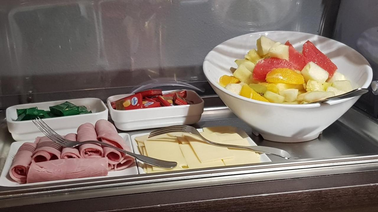 Le Beaugency Hotel Екстериор снимка